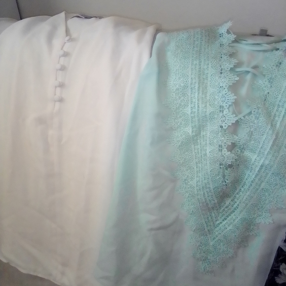 Tops - Picture 2 of 4